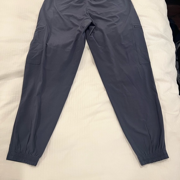Athleta Venture Pant Size 4 - Picture 3 of 3